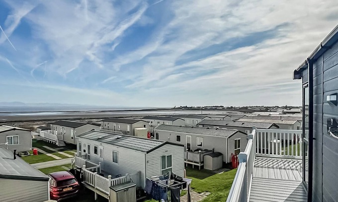 Southerness Cottage | Cozy 3 Bedroom Stay with Oceanfront Views in Southerness