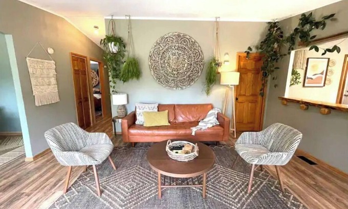 Black Hawk House | Experience Some Place Beneath the Moon in Black Hawk
