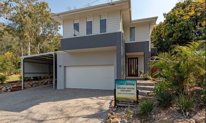 Somerset Dam House | Idyllic Somer Holiday - Family-Friendly Stay at Somerset Dam