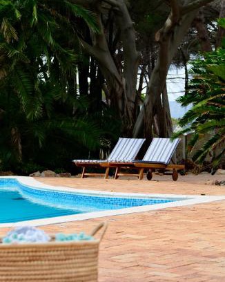 Westridge Bed & Breakfast | Relax at Somer House Guest Suites with Oceanfront Views