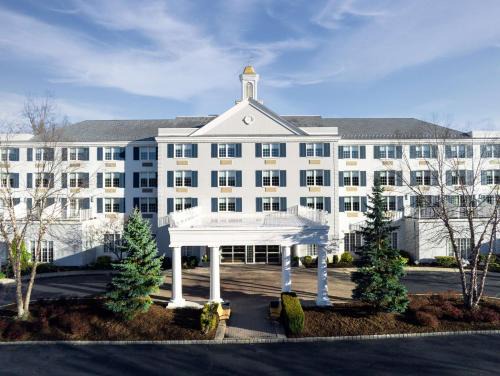 Lyons Hotel | Discover Somerset Hills Hotel: Oceanfront Retreat Awaits