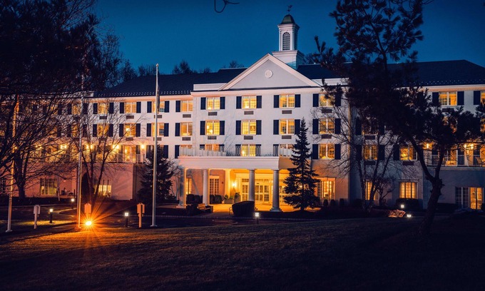Lyons Hotel | Discover Somerset Hills Hotel: A 4-Star Retreat with Spa & Pool