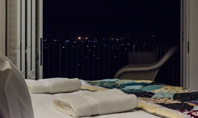 Heldervue House | Relax at Somerset View Guest House with Ocean Views & Spa