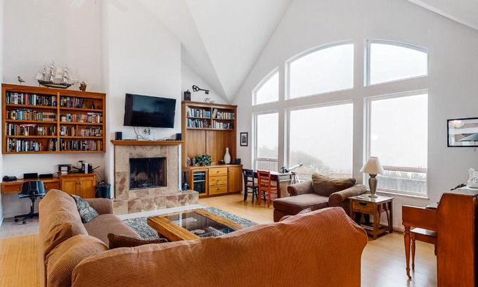 Newport House | Inviting Somervilles Escape with Hot Tub & Pet-Friendly Perks