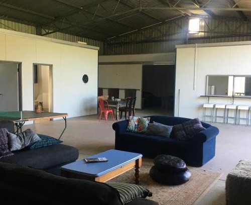 Lowden House | Unique Retreat at Shedstay: Pet & Child Friendly Getaway