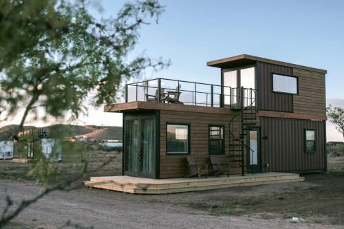 Alpine House | Unique Texas Container Home: Family-Friendly Getaway