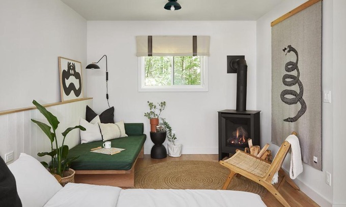 Calabogie Hotel | Exceptional Stay at Somewhere Inn Calabogie with Ocean View