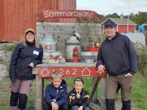 Foglo House | Family-Friendly Retreat at Sommarö Stugor with Hot Tub