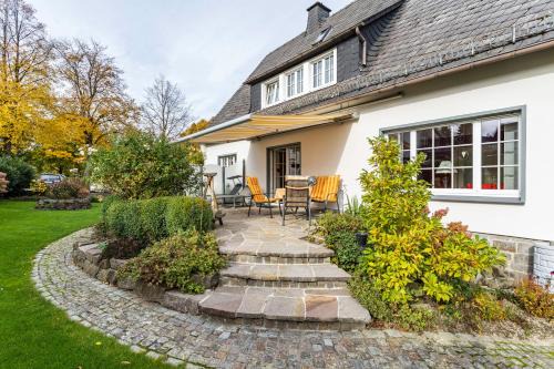 Warstein Apartment | Top-Rated Family-Friendly Stay at Sommersonne Hotel