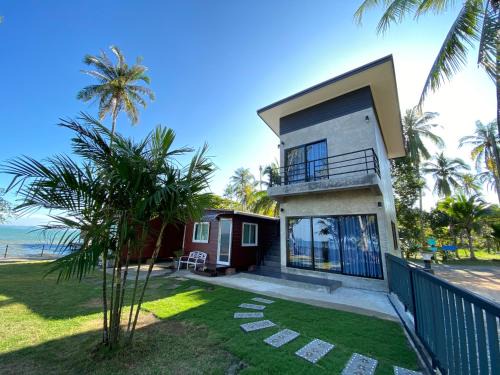 Ko Chang House | Oceanfront Somphoch Garden - Guest Rated 9/10 Experience
