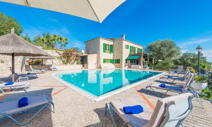 Petra Villa | Son March: Family-Friendly Retreat with Pool & Great Reviews