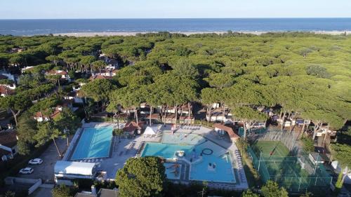 Lido di Spina Resort | Pet-Friendly Sona Mobilhome with Ocean View & Spa Access