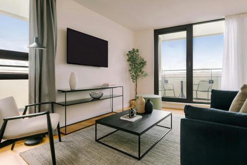 Fitzrovia Apartment | Discover Sonder The Bard: Family-Friendly 4-Star Retreat