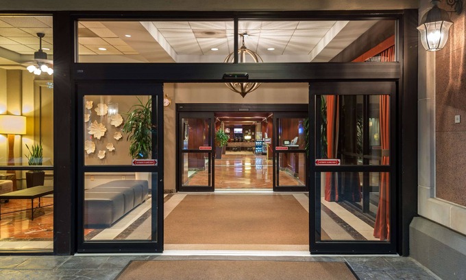 Eagan Park Hotel | Convenient Sonesta Atlanta Airport North with Pool & Spa