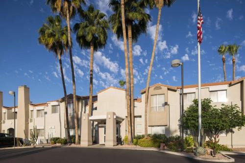 South Scottsdale Hotel | Discover Sonesta ES Suites Scottsdale with Pool & Ocean View