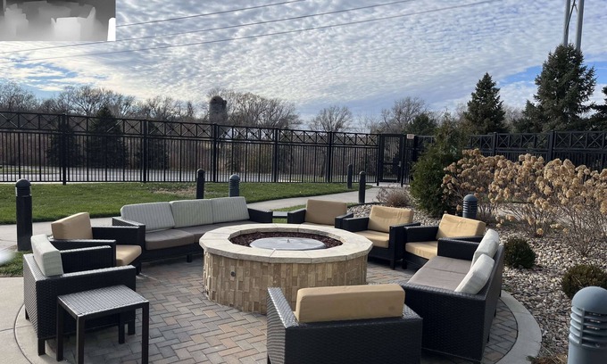 Junction City Hotel | Cozy Courtyard by Marriott Junction City with Pool & Spa