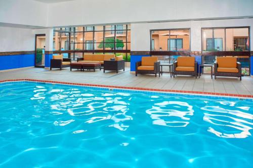 Auburn Hills Hotel | Discover Sonesta Select Detroit Auburn Hills: Pet Friendly Stay