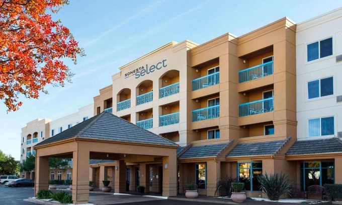 Pleasant Hill Hotel | Pet-Friendly Sonesta Select Pleasant Hill with Great Amenities