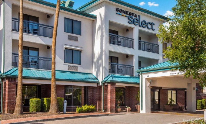Tempe Hotel | Explore Sonesta Select Tempe Downtown with Pool and Hot Tub