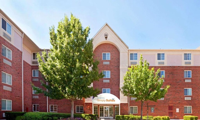North Arlington Hotel | Budget-Friendly Stays at Sonesta Simply Suites Arlington