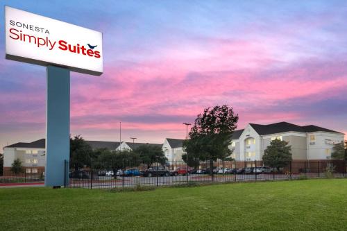 East Congress Hotel | Budget-Friendly Sonesta Simply Suites in Austin South