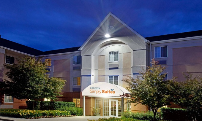 Waukegan Hotel | Explore Sonesta Simply Suites Chicago Waukegan's Comfort