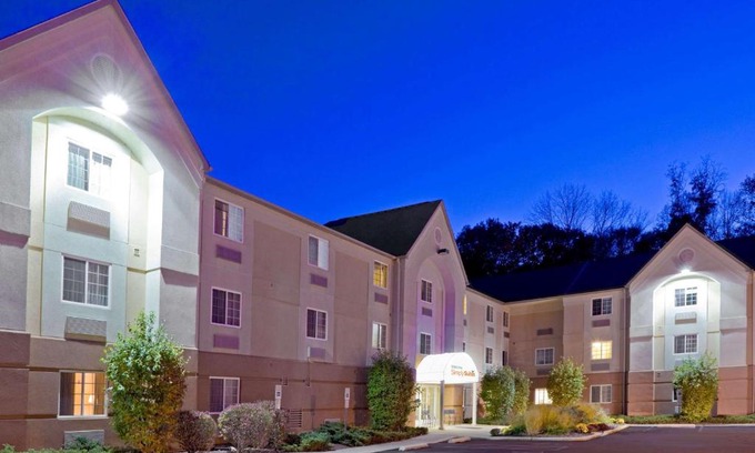 Morris Plains Hotel | Discover Sonesta Simply Suites Parsippany Morris Plains