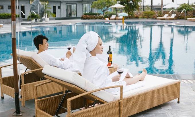 Nghi Xuan Hotel | Prime Location at Songlam Waterfront Hotel with Pool & Spa