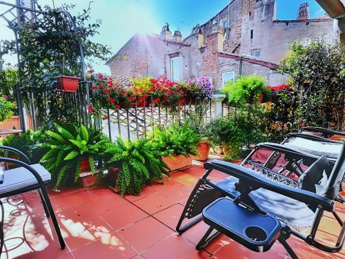 Navona Apartment | Cozy Sonia Campo De' Fiori Apartment with Breakfast Included