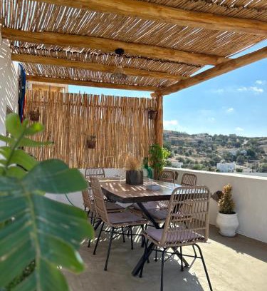 Kamilari Apartment | Elegant Sonia's Apartment with Jacuzzi & 9.3/10 Rating