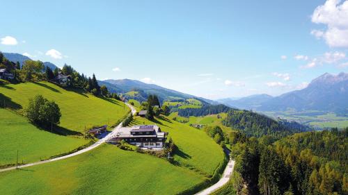 Michaelerberg Apartment | Pet-Friendly Sonnenalm Mountain Lodge - Rated 10/10 for Comfort