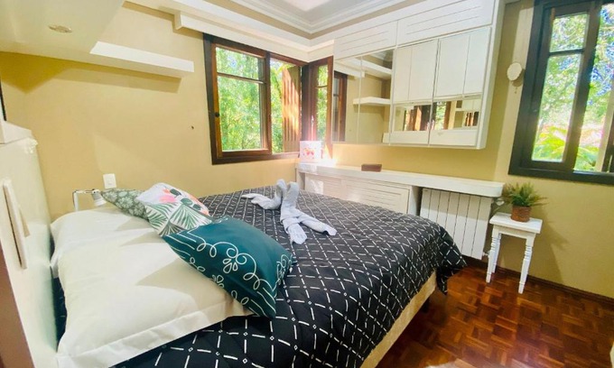 Bavaria Apartment | Sonnenhaus: Prime Location in a Prestigious Neighborhood