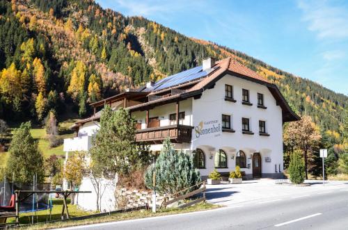 Kaunertal Hotel | Comfortable Sonnenhof Apartments with Hot Tub & Breakfast