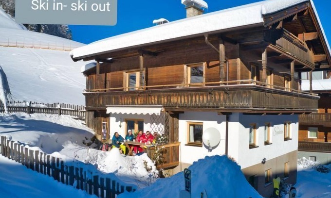 Auffach House | Indulge in Sonnheim: Lake View & Spa Retreat Awaits