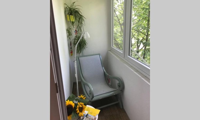 Ostheim Apartment | Inviting 2-Room Apartment with Veranda for Family Getaways