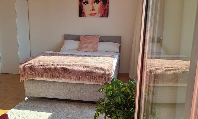 Kreuzlingen Apartment | Sunny 1-Bedroom Apartment with Views Over Kreuzlingen