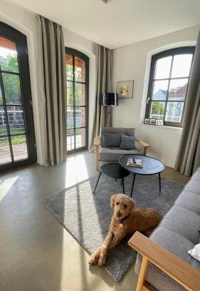 Osnabrueck Apartment | Pet-Friendly Stay at Sonniges Hinterhaus OG - 9/10 Rated