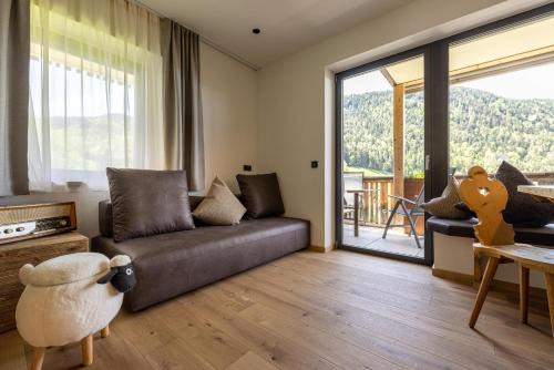 Collepietra Apartment | Relaxing Retreat at Sonnleiten Sonnenalm - 4-Star Comfort