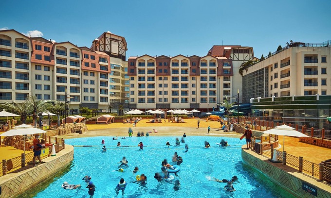 Chungmak-tong Resort | Discover Sono Belle Byeonsan: Pool, Spa & Family Friendly