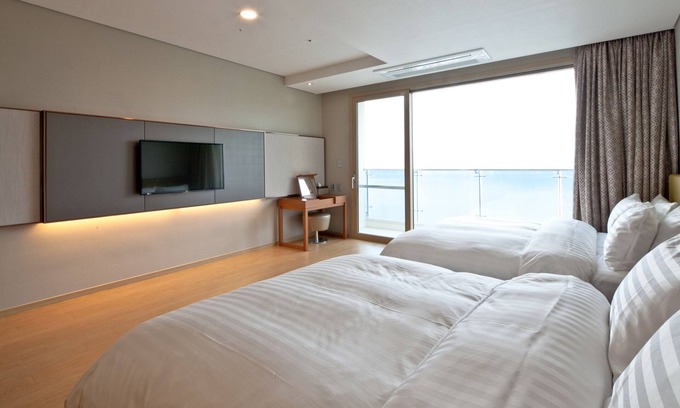Irun-myeon Hotel | Relax at Sono Calm Geoje - 4-Star with Pool & Spa