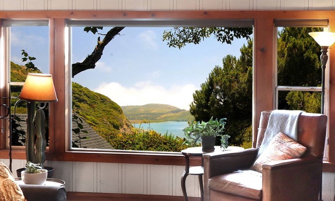 Jenner House | Relaxing Sonoma Coast River Retreat with Hot Tub for 6