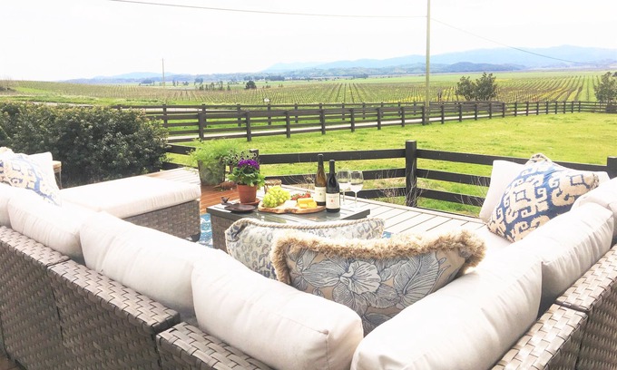 Bay Area House | Modern Farmhouse in Sonoma County with Hot Tub & Vineyards