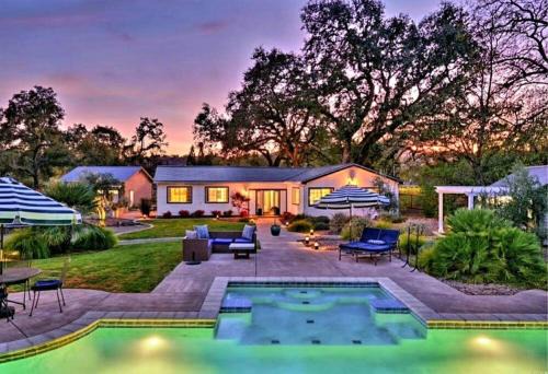 Kenwood House | Discover Sonoma Creek Retreat: Oceanfront & Pet Friendly