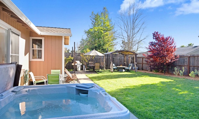 Roseland House | Guest Rated: 9.8 - Sonoma Valley Vacation Home with Spa