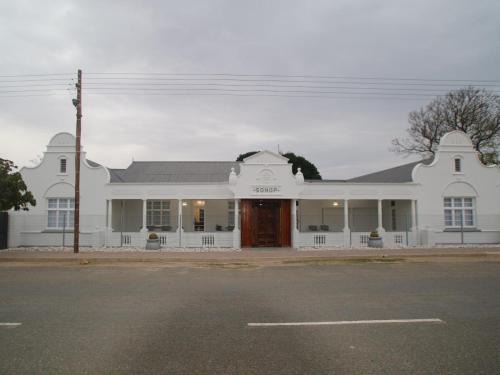 Steytlerville House | Sonop