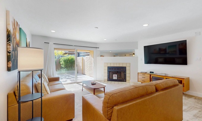 South Scottsdale Condo | Relaxing Sonoran Starlight Condo with Pool & Spa Amenities