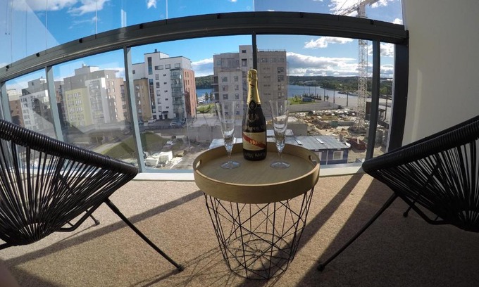 Jyvaskyla Apartment | Idyllic Soolo 6th Floor with Lake and Ocean Views