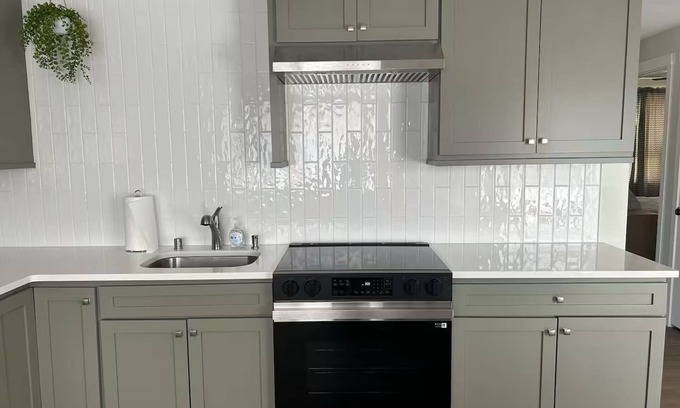 Federal Way Apartment | Soothing 2-bedroom apartment with AC in Federal Way