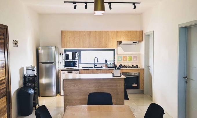 Vacoas-Phoenix Apartment | Soothing 3-bedroom apartment in Highland Rose with a magnificent mountain view.