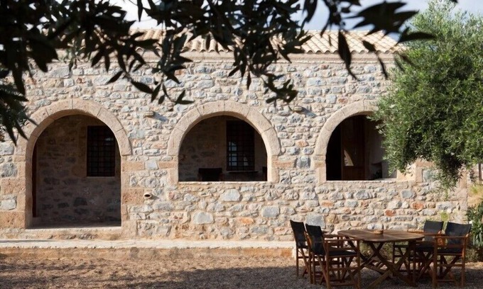 Lefktron House | Guest Rated 10/10: Cozy Beach House with Pool & Kitchen